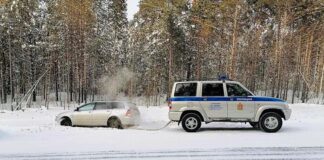 Попавшим в снежный плен пришли на помощь.