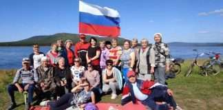 День государственного флага России, жители Пинчуги отметили велопробегом, до устья реки Карабула!