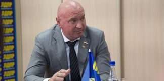 В Красноярске задержали зампредседателя Заксобрания края Сергея Натарова.