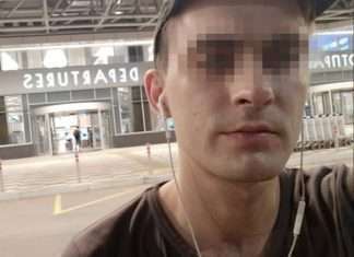 Неадекватный отец ударил ножом сына.