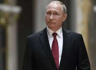 Вечером 21 февраля президент России Владимир Путин принял решение о признании Донецкой и Луганской народных республик. С просьбой о признании к Путину обратились главы ЛДНР, а также депутаты Госдумы и члены Совета безопасности.