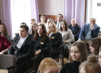 Новый глава района. В проекте «Молодежь во власти» школьники стали дублерами управленцев.