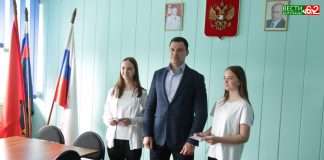 Приятный сюрприз. В День защиты детей полицейские организовали вручение первых паспортов.