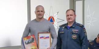 В Красноярске наградили спасшего ребёнка из воды уроженца Таежного Романа Назарова!