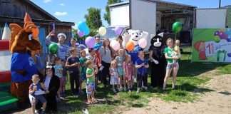 Порция сладкого мороженого, батут и любимые герои мультфильмов!
