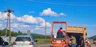 В Богучанах продолжаются работы по восстановлению дорожного покрытия.