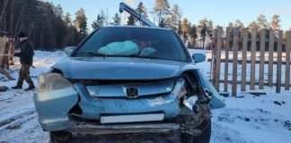 На автодороге Канск – Абан – Богучаны, 33-летняя женщина на автомобиле Honda Civic случайно наехала на бетонные блоки.