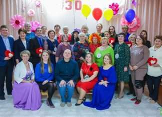 30 лет мало или много? Если сравнить со старейшиной – «Сибирячком», то мало. Однако 30 лет – это большая история детского сада «Скворушка», ведь в ней хранятся самые счастливые моменты детства дошкольного возраста детей и теплые воспоминания их родителей. Праздничный юбилей садика на Вести 62. Скоро.