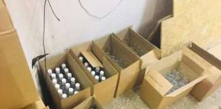 В Красноярском крае полицейские пресекли работу подпольного цеха по производству паленки.