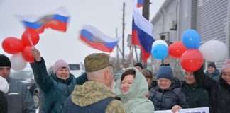 Как это всегда трогательно, увидеть родных и близких, минуя большие расстояния, преграды и часы ожиданий. 4 апреля Чуноярцы встретили военнослужащего Дмитрия Зайцева на Родине.