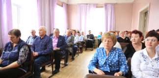 Поездка главы в зону военных действий, капремонт ЖКХ и другие темы на плановом совещании.