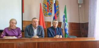 «Никто никого в беде не оставляет» — заявил глава Богучанского района Алексей Медведев на рабочем совещании с главами поселений и управляющими компаний в ходе обсуждения первоочередного вопроса – подтопления.