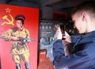 Школьники продолжают знакомиться с историей конвоирования с помощью музейной экспозиции в Красноярске. Посетить ее может любой желающий.
