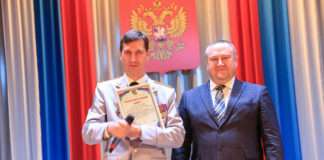 Глава Алексей Сергеевич Медведев выразил искренние пожелания и слова поздравления сотрудникам ОМВД России в День полиции. Торжественная церемония награждения состоялась в зале районного ДК «Янтарь»