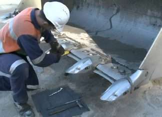 Не в бровь, а в глаз. Молодому рабочему выплатили компенсацию морального вреда в 450 тыс рублей.