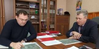 «-Будем искать причины и решения для безаварийного прохождения паводков. Договорились с жителями о помощи в мониторинге ситуации»- первый заместитель Губернатора С.Верещагин на тему подтопления в жилом секторе Богучан.