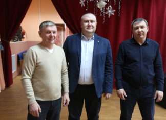 Сходы граждан продолжаются. Глава Богучанского района Алексей Медведев вместе с представителями ведомств и управляющих организаций, депутатами встретились с жителями Такучета и поселка Осиновый Мыс.