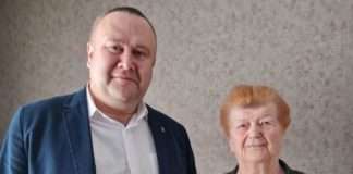 Глава Богучанского района Алексей Сергеевич Медведев сердечно поздравляет всех женщин с 8 марта!