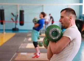 Роман Чижов из Октябрьской ИК-42 в составе сборной команды ГУФСИН по гиревому спорту выступит во Всероссийском Кубке ФСИН России по гиревому спорту.