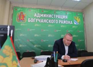 О дорогах. Глава региона Михаил Котюков собрал «дорожную сборную края» из глав городов и районов, краевые, федеральные ведомства по дорожной теме.