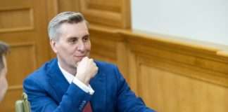 Спикер краевого парламента поздравляет красноярских выпускников с окончанием школы