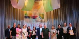 «Горжусь Вами, выпускники!». В Богучанах состоялось ежегодное торжество – Прием главы. В этом году 185 учащихся стали выпускниками школ. «Горжусь Вами, выпускники!»