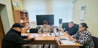 Министр лесного хозяйства и природного комплекса Алексей Панов и депутат ЗС края Екатерина Уделько провели приём граждан в районной администрации.