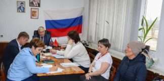 Претензии людей в эмоциях на приеме граждан в с. Чунояр.