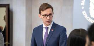 Молодым мамам дополнительно будут выплачивать 100 тысяч рублей за рождение первого ребенка.