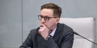 В адрес депутатов Законодательного Собрания обратились жители по ситуации с обеспечением льготных лекарств