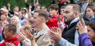 Активная молодежь встретилась с депутатами Законодательного Собрания края.