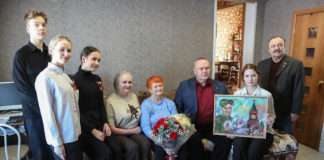 Желанных гостей встретила блокадница из с. Богучаны Ольга Андреевна Бурлуцкая в день снятия блокады Ленинграда.