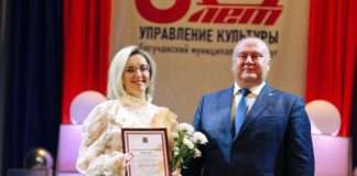 Счастливые лица работников культуры: в ДК «Янтарь» торжественно отметили людей искусства