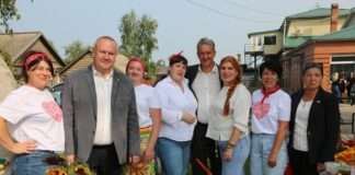 Богатство даров природы на площади ДК «Янтарь»!