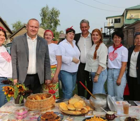 Богатство даров природы на площади ДК «Янтарь»!